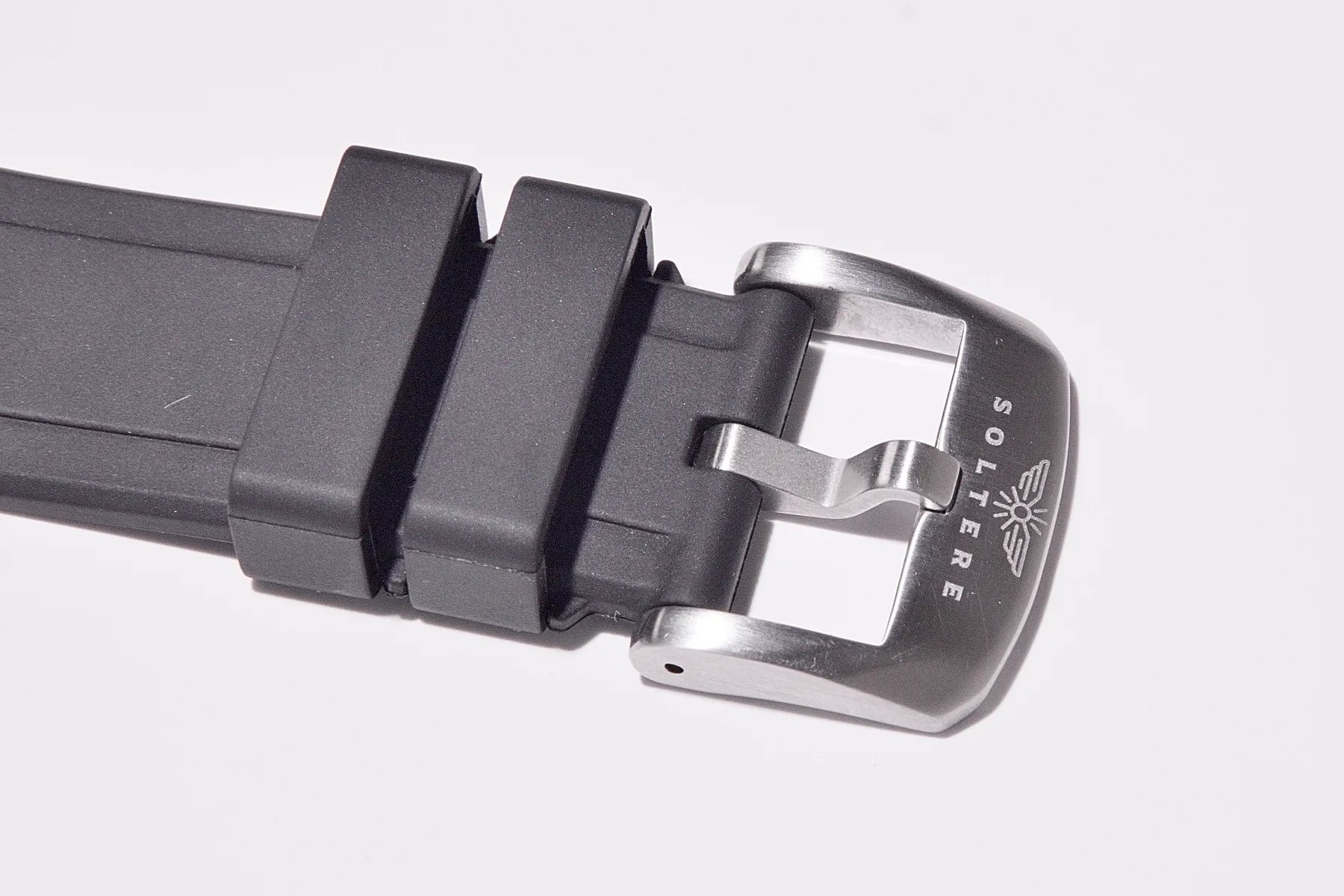 Soltere Visto pin buckle in brushed 316L steel, engraved with the Soltere mark