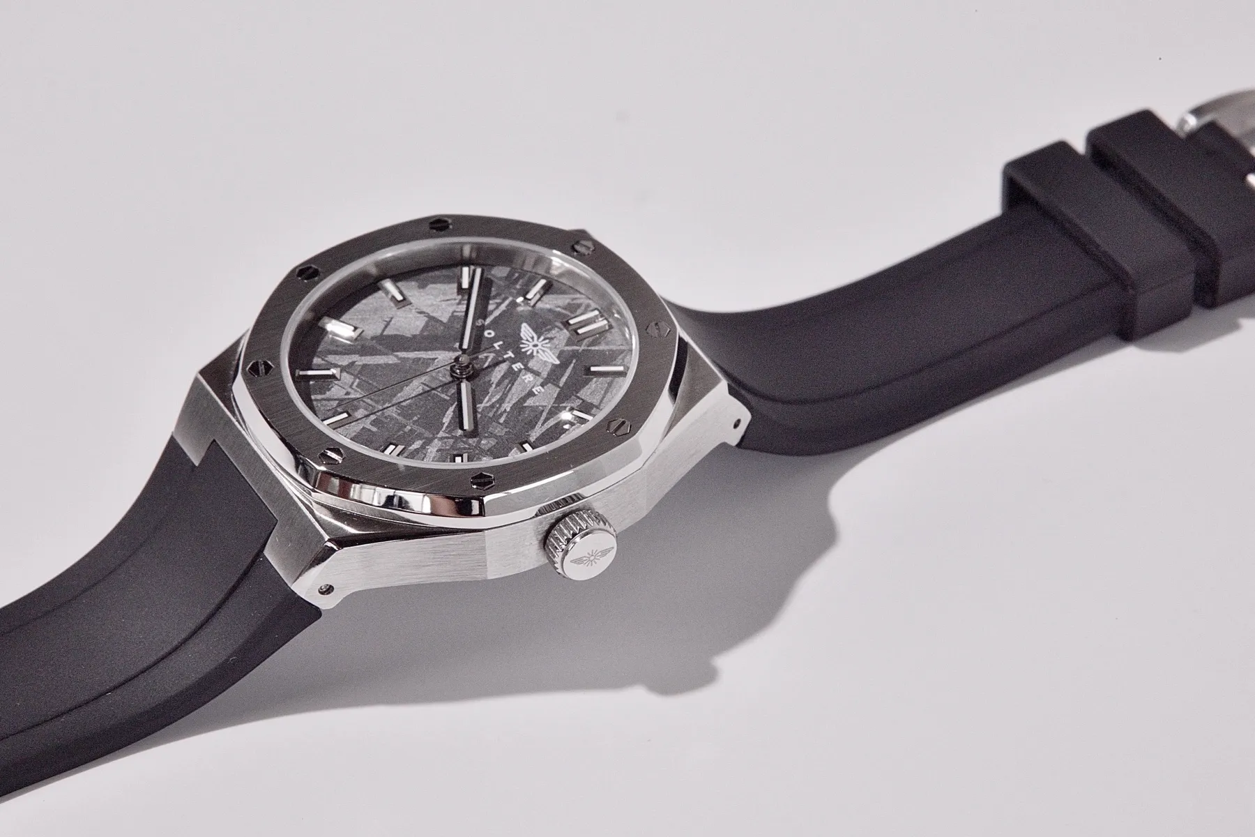 Soltere Visto case flank, crown and lugs with the strap curving away
