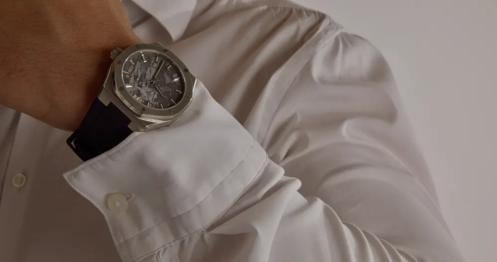 The Visto under a white shirt cuff.
